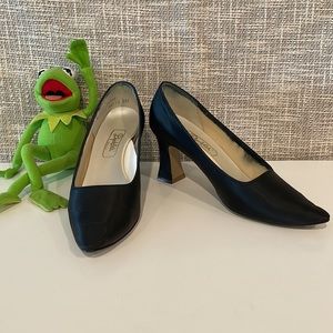 Vintage matte satin Dyeables black heels